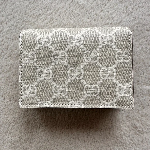Brand New Gucci Compact Wallet (GG MARMONT BI-COLOR CARD CASE WALLET) - Picture 2 of 6